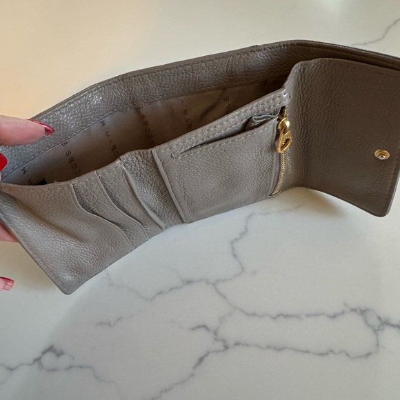 Marc by Marc Jacobs Wallet Taupe Tri Color wallet - Picture 12 of 12